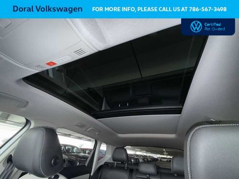 Used 2025 Volkswagen Taos SE FWD image 17