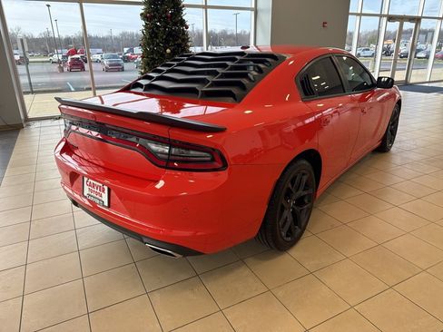Used 2022 Dodge Charger SXT w/ Blacktop Package image 7