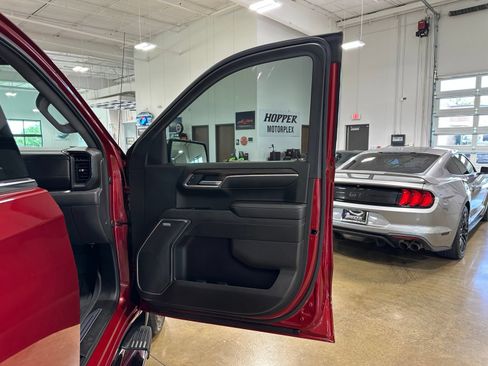 Used 2022 GMC Sierra 1500 SLT AWD/4WD image 39
