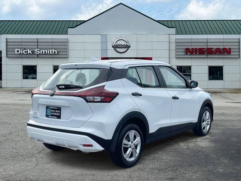 Used 2025 Nissan Kicks Play S image 6
