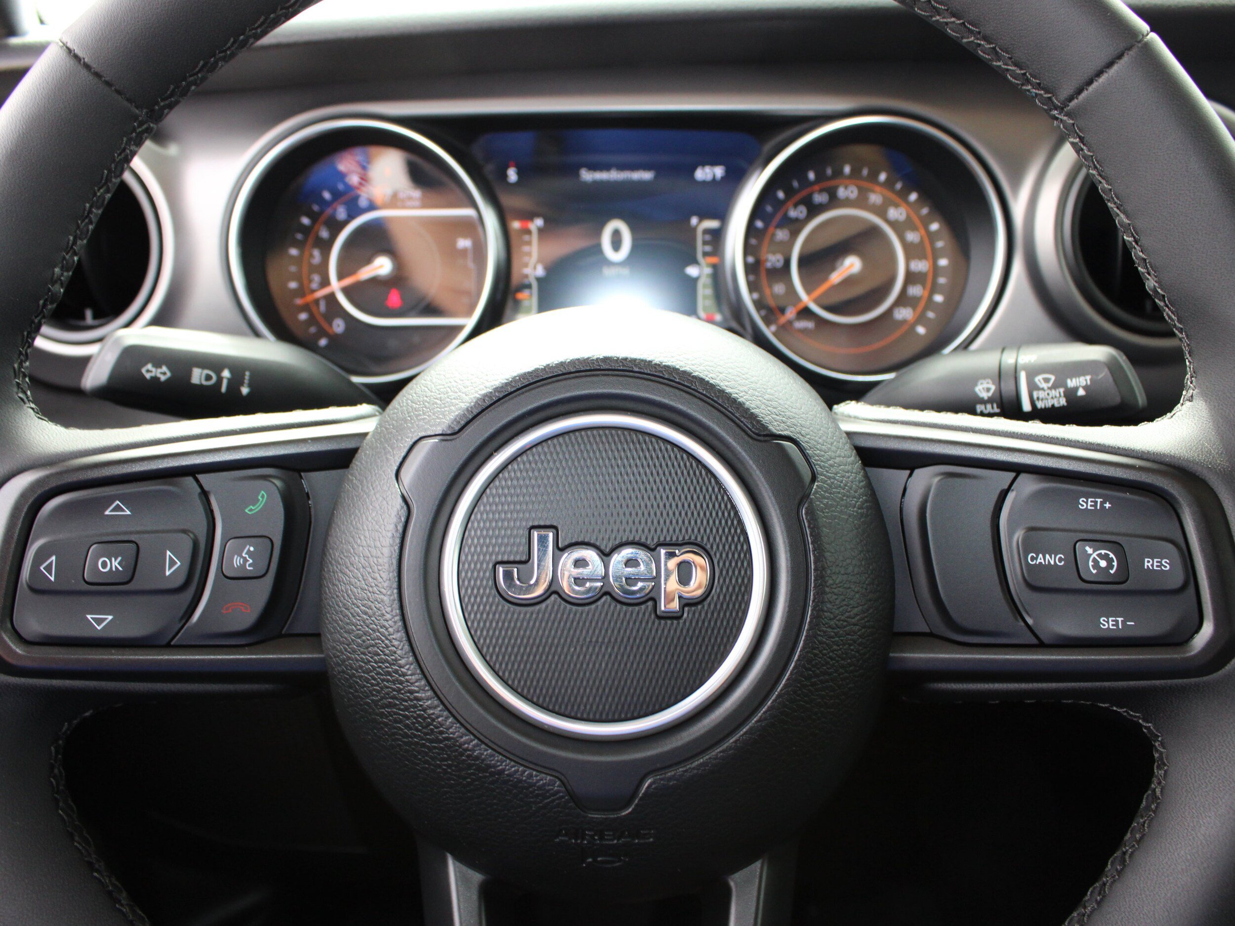 Used 2023 Jeep Gladiator Sport AWD/4WD image 18