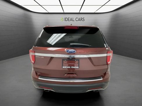 Used 2018 Ford Explorer XLT w/ Equipment Group 201A AWD/4WD image 6