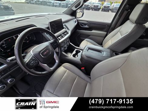 Used 2023 GMC Yukon XL SLT w/ SLT Luxury Package AWD/4WD image 10