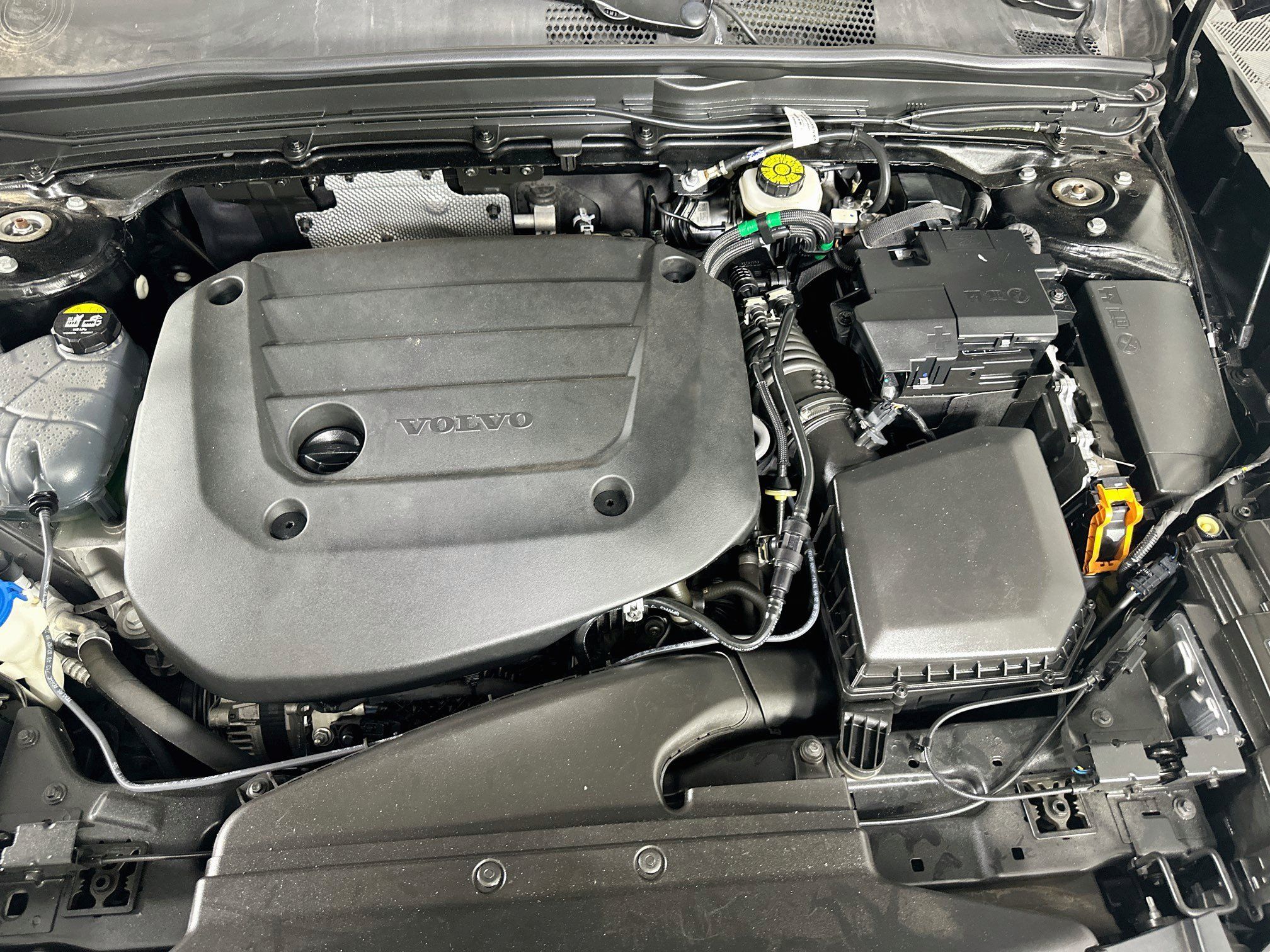 Used 2023 Volvo XC40 B5 Plus AWD/4WD image 34
