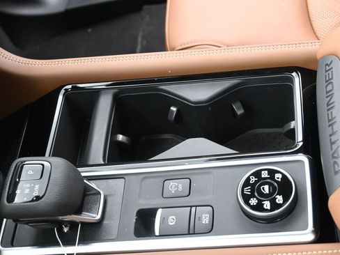 New 2026 Nissan Pathfinder Platinum image 24