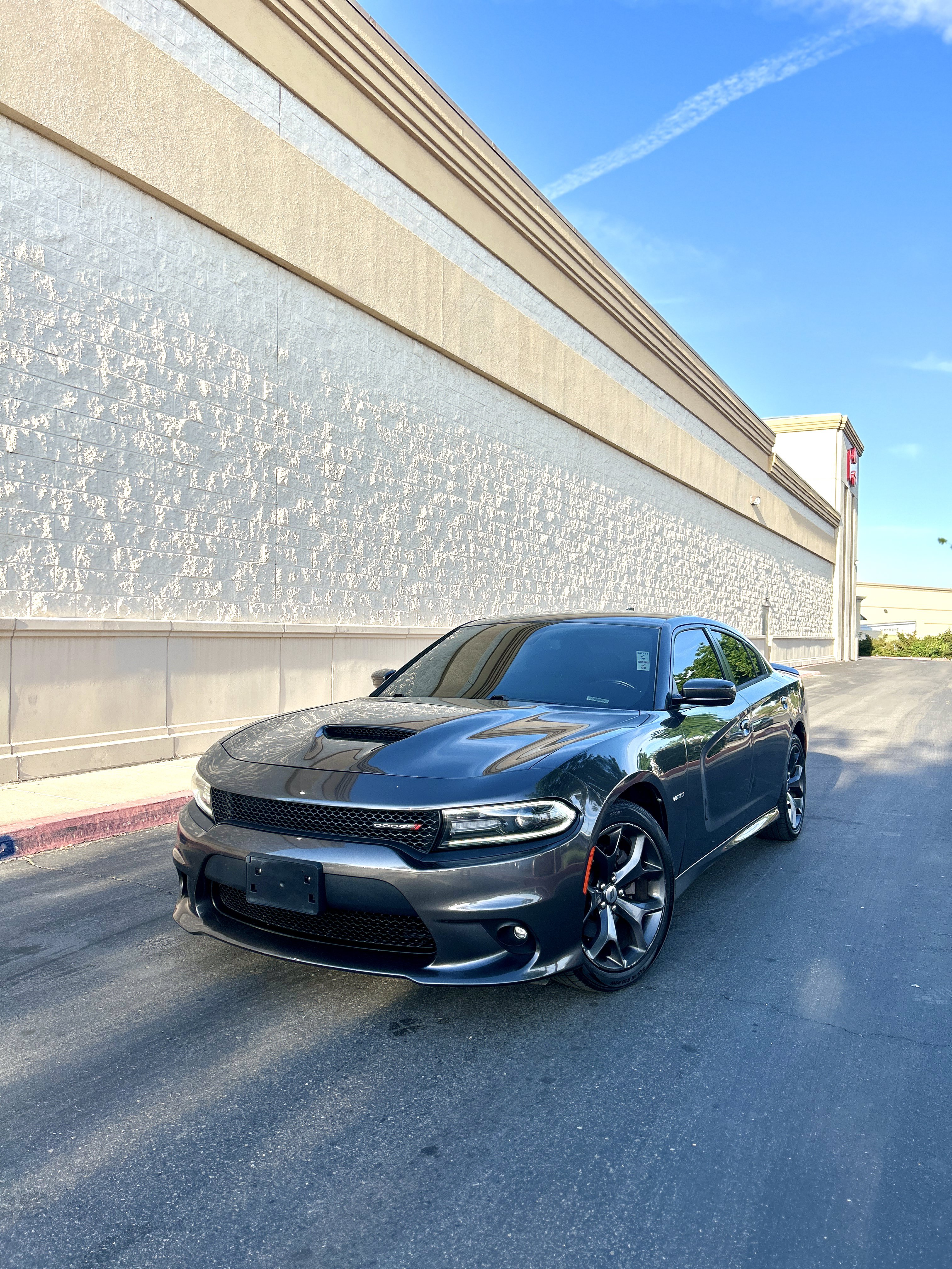 Used 2019 Dodge Charger R/T RWD image 3