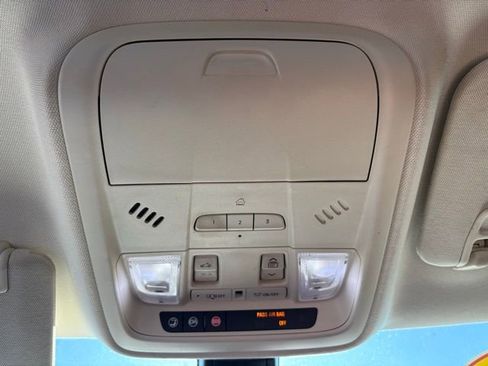 Used 2017 Cadillac XT5 Luxury image 23