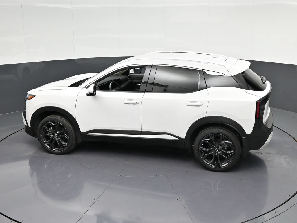Used 2025 Nissan Kicks SR FWD image 28
