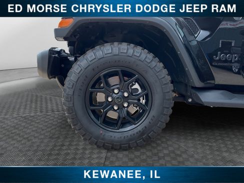 Used 2025 Jeep Gladiator Sport AWD/4WD image 14