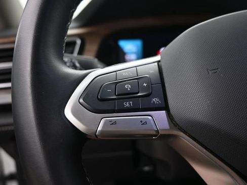 Used 2024 Volkswagen Atlas SE AWD/4WD image 22