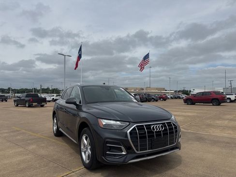 Used 2023 Audi Q5 2.0T Premium w/ Convenience Package AWD/4WD image 2