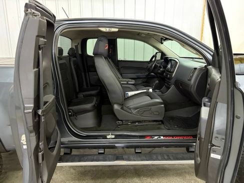 Used 2015 Chevrolet Colorado Z71 AWD/4WD image 13