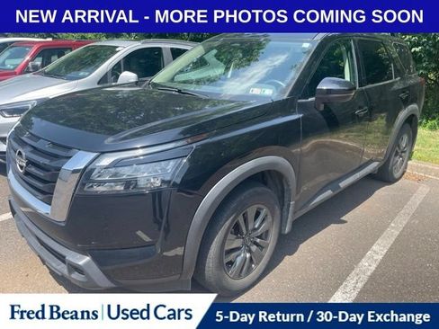 Used 2024 Nissan Pathfinder SV AWD/4WD image 3