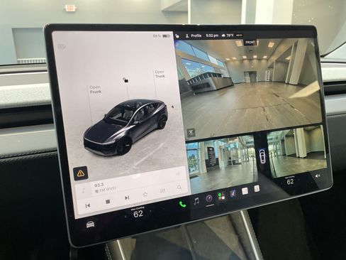 Used 2026 Tesla Model Y AWD image 27