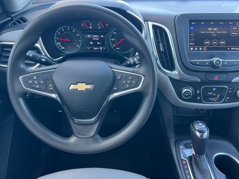 Used 2021 Chevrolet Equinox LS w/ LPO, Blackout Package AWD/4WD image 11