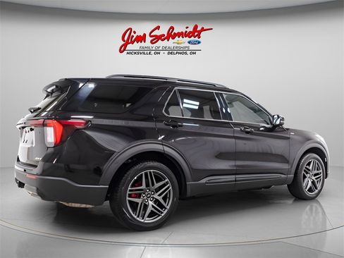 Used 2025 Ford Explorer ST-Line w/ ST-Line Street Pack image 6
