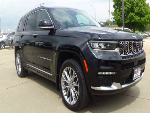 Used 2025 Jeep Grand Cherokee L Summit w/ Advanced Protech Group IV AWD/4WD image 4