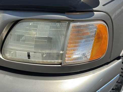 Used 2001 Ford F150 4x4 SuperCrew image 6