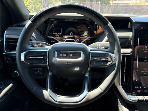 Used 2026 GMC Yukon Elevation w/ Elevation Premium Package AWD/4WD image 40