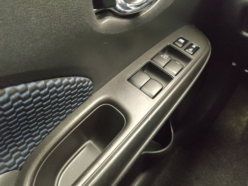 Used 2018 Nissan Versa Note SV FWD image 27