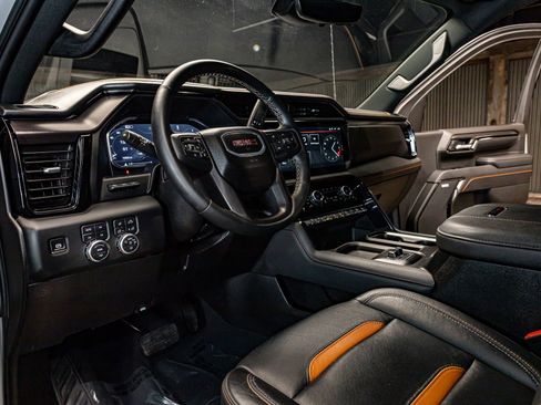 Used 2025 GMC Sierra 2500 AT4 w/ AT4 Premium Plus Package image 17