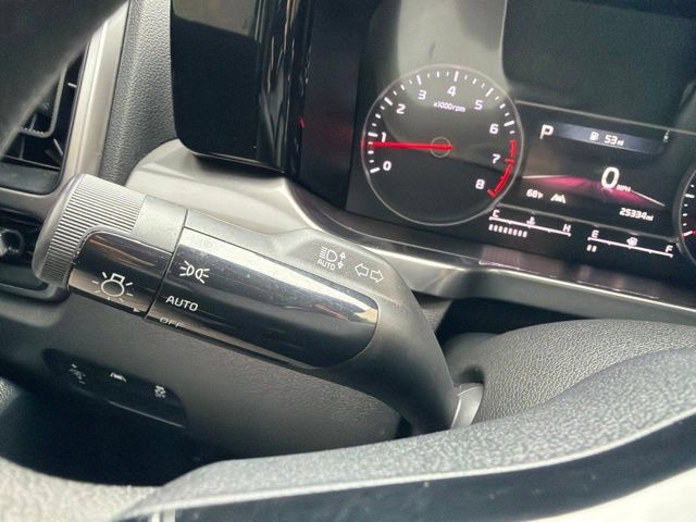 Used 2023 Kia Sorento LX FWD image 27