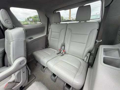 Used 2018 GMC Acadia SLT FWD image 11