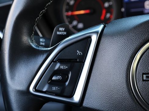 Used 2022 Chevrolet Camaro LT w/ Technology Package image 16