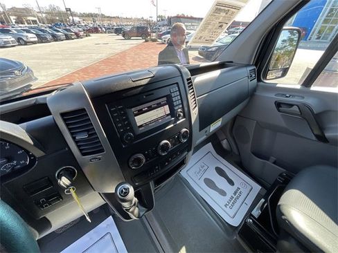 Used 2016 Mercedes-Benz Sprinter 2500 image 15
