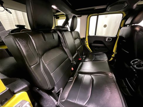 Used 2022 Jeep Wrangler Unlimited Sahara w/ Cold Weather Group image 16