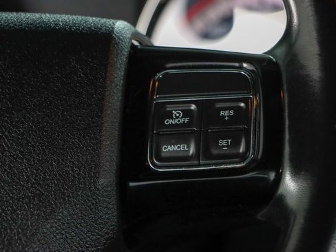 Used 2019 Dodge Grand Caravan SXT image 14