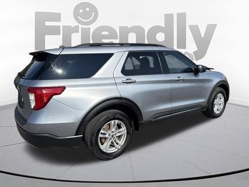Used 2024 Ford Explorer XLT w/ Equipment Group 202A AWD/4WD image 8