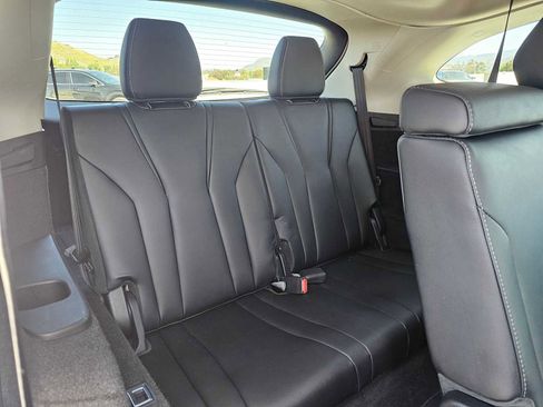 Used 2023 Acura MDX FWD w/ Technology Package image 13