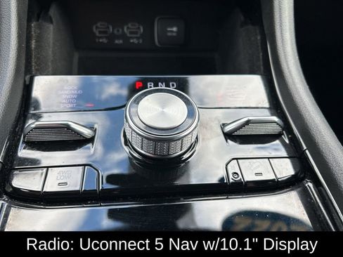 Certified 2022 Jeep Grand Cherokee Overland w/ Luxury Tech Group IV image 27