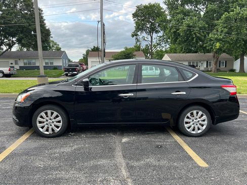 Used 2015 Nissan Sentra SV FWD image 2
