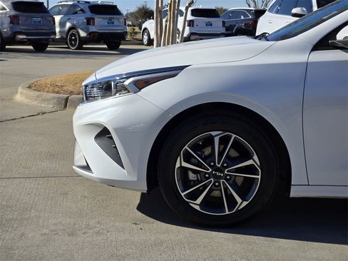 Certified 2024 Kia Forte LXS w/ LXS Technology Package image 14
