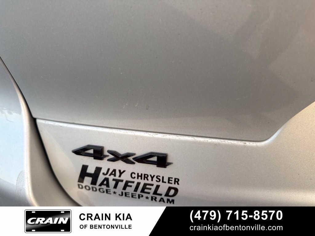 Used 2024 Jeep Grand Cherokee L Altitude AWD/4WD image 16