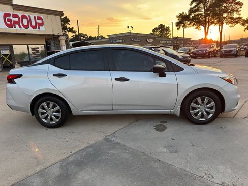 Used 2021 Nissan Versa S image 11