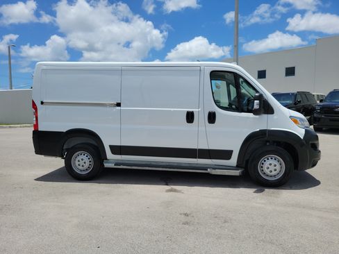 Used 2025 RAM ProMaster 2500 w/ U-Haul Equipment Group FWD image 4