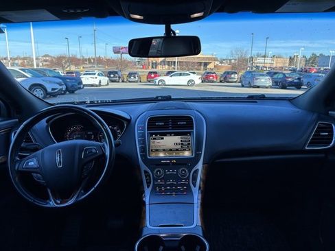 Used 2018 Lincoln MKX Reserve image 30