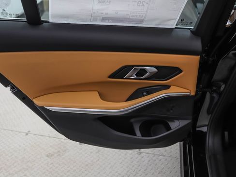 Used 2025 BMW 330i xDrive Sedan w/ Premium Package image 19