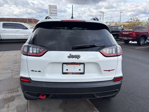 Used 2022 Jeep Cherokee Trailhawk w/ Comfort/Convenience Group AWD/4WD image 9