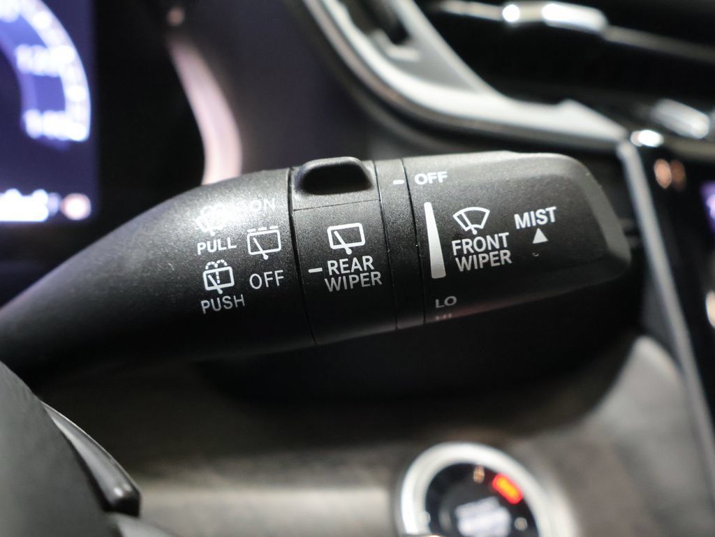 Used 2025 Jeep Grand Cherokee L Limited AWD/4WD image 40