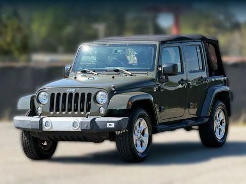 Used 2015 Jeep Wrangler Unlimited Sahara w/ Connectivity Group AWD/4WD image 6