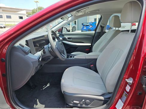 Used 2025 Hyundai Sonata SEL FWD image 11