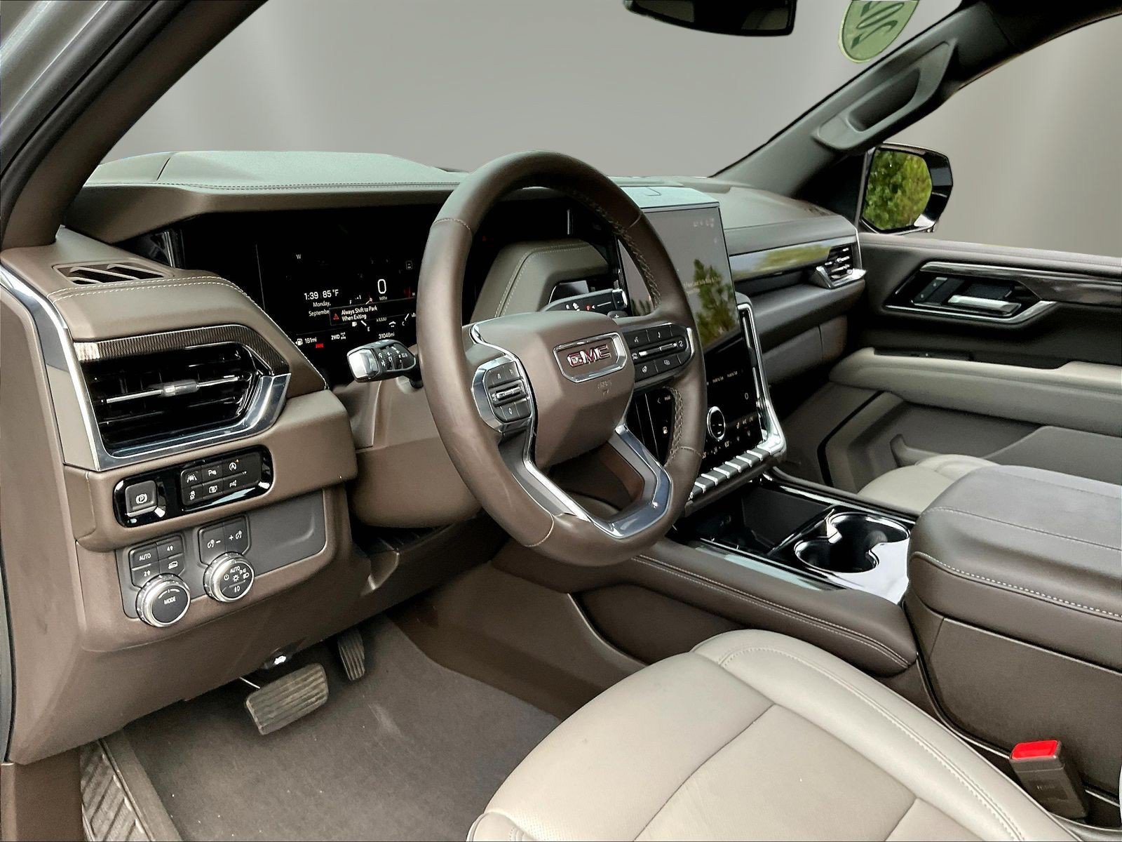 Used 2025 GMC Yukon XL Elevation w/ LPO, Floor Liner Package AWD/4WD image 19