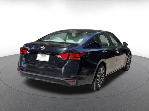 Used 2025 Nissan Altima 2.5 SV FWD image 14