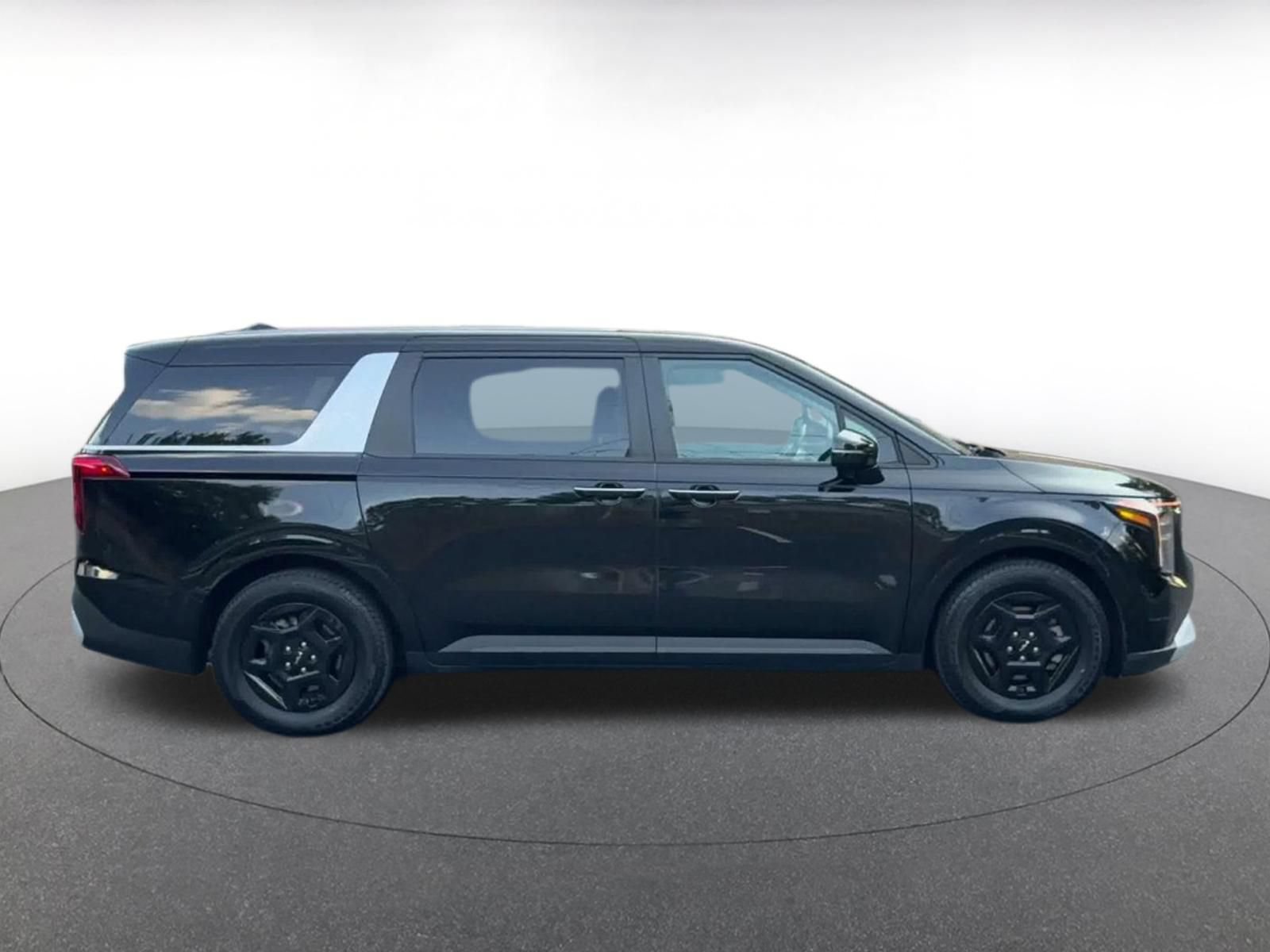 Used 2026 Kia Carnival FWD image 15