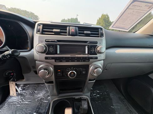 Used 2010 Toyota 4Runner SR5 AWD/4WD image 12