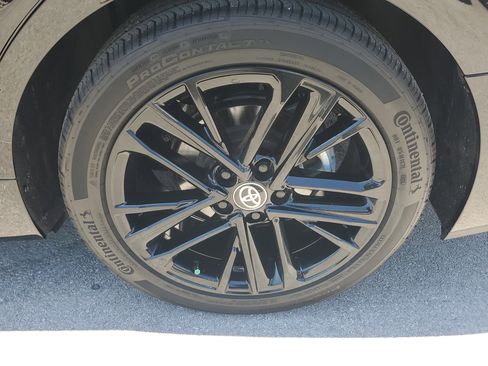 Used 2025 Toyota Camry SE FWD image 26